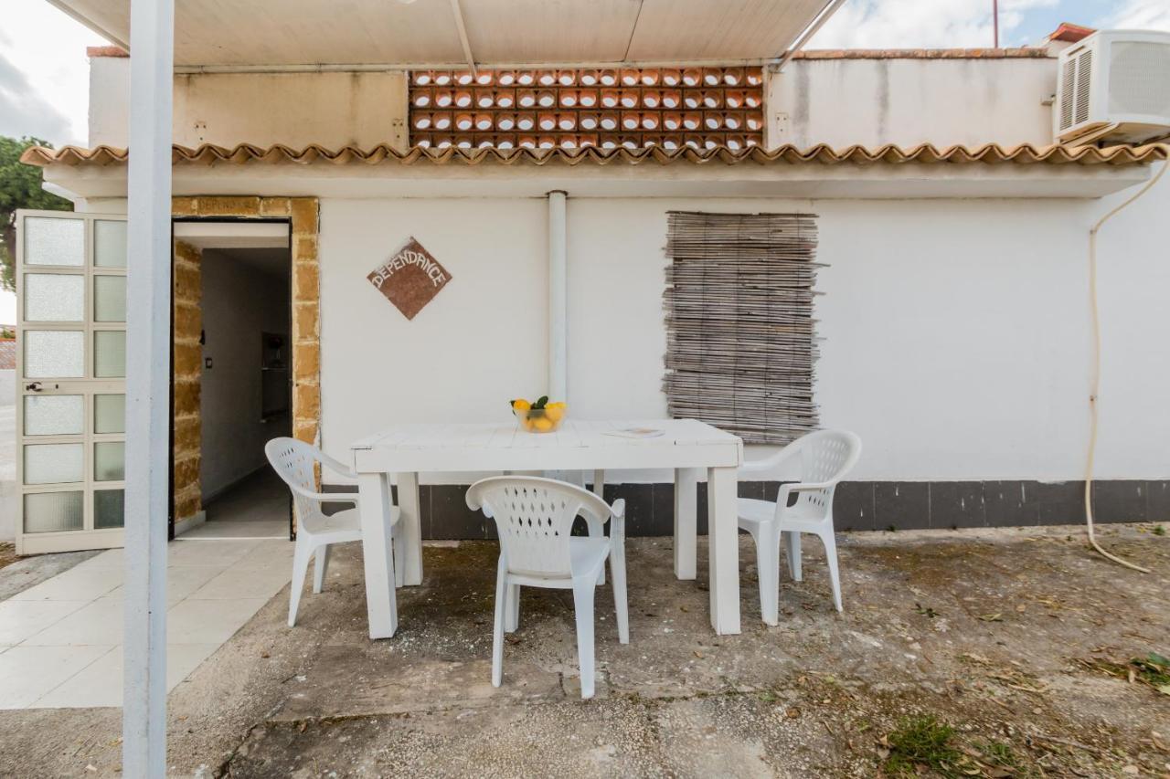 Terre Di Mare Near The Sandy Beach With Pool, Parking & Wifi Fontane Bianche Kültér fotó